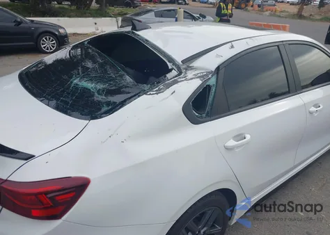 2021 Kia Forte Gt-Line из США, поврежденный, VIN 3KPF34AD4ME409626